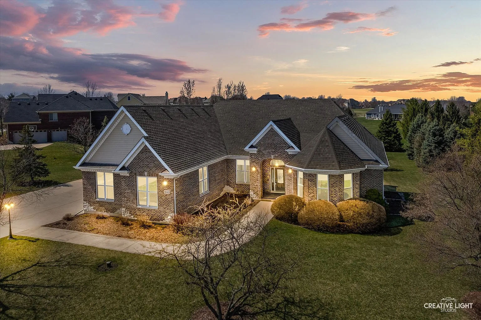 5643 Schmidt Ln photo 1