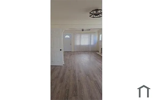 8941 S Saint Andrews Pl Photo 1