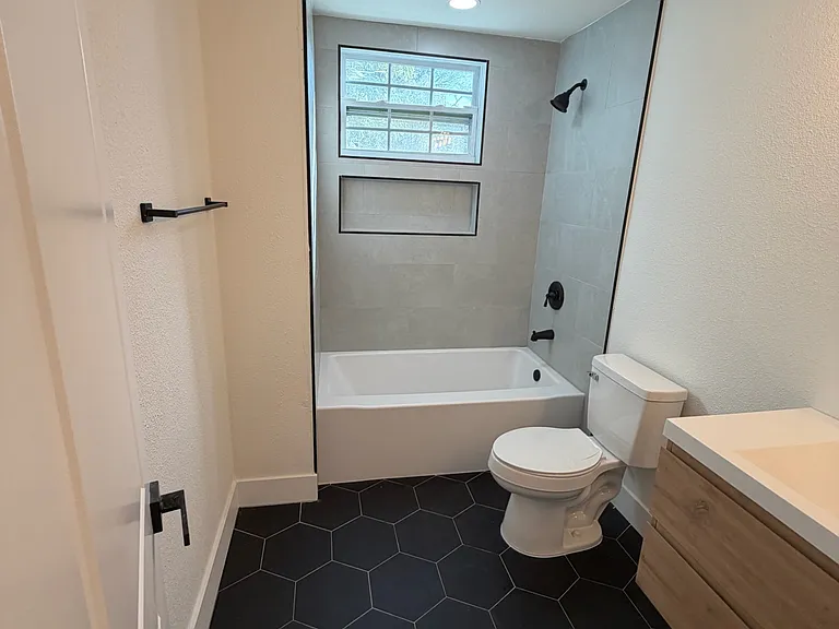 106 E Adalee St #1 — Photo 9