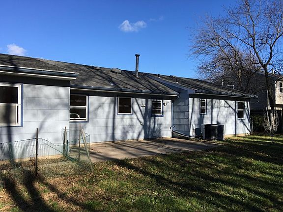 3rd image of 1437 Delaware Ave