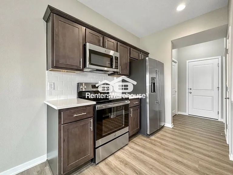 7000 Lake Ridge Ave #13 — Photo 7