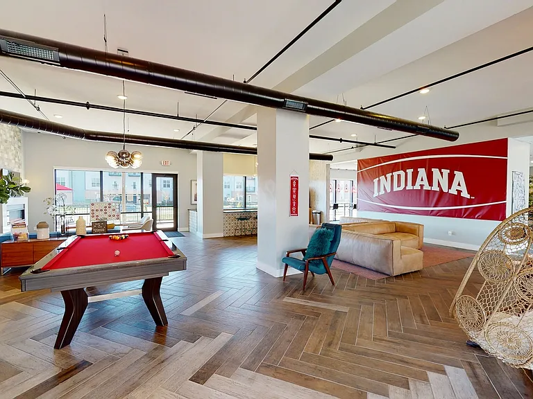 The-Quarters-Bloomington-Clubhouse-Billiards-1