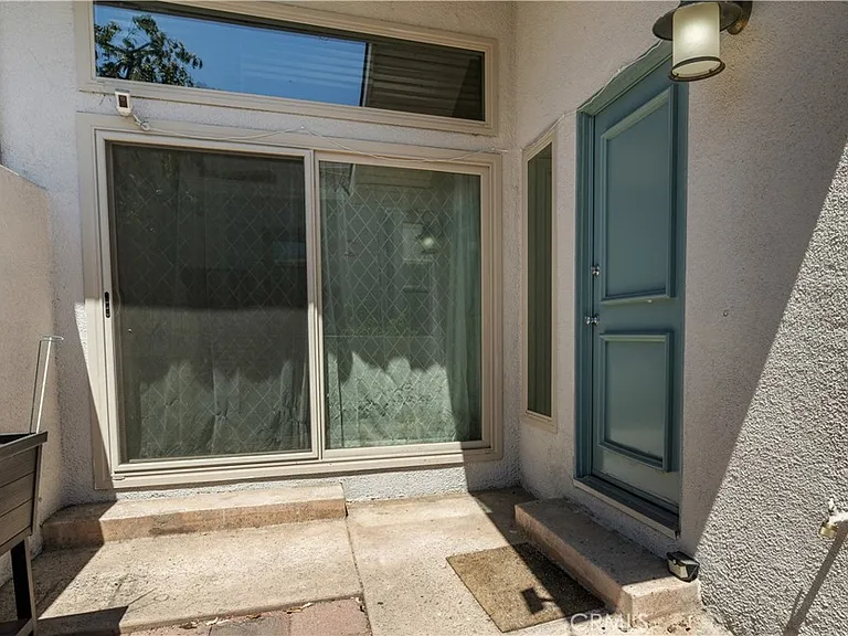 1532 Windsor Ln — Photo 1