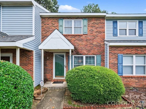 3607 Huyton Ct, Charlotte, NC 28215