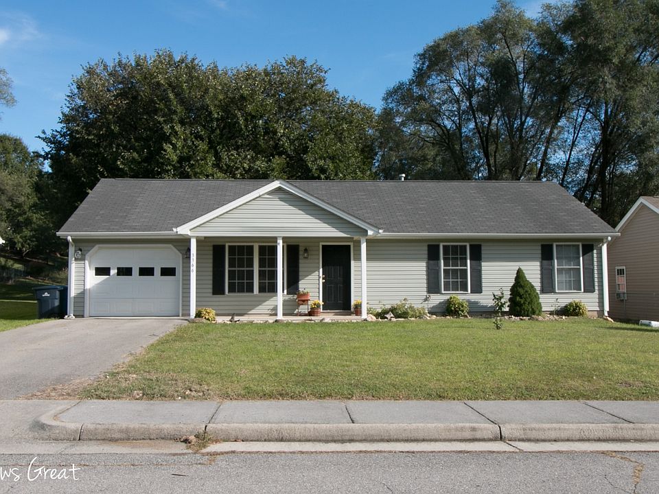 For Sale: 3366 Village CT NE, Roanoke, Virginia 24012