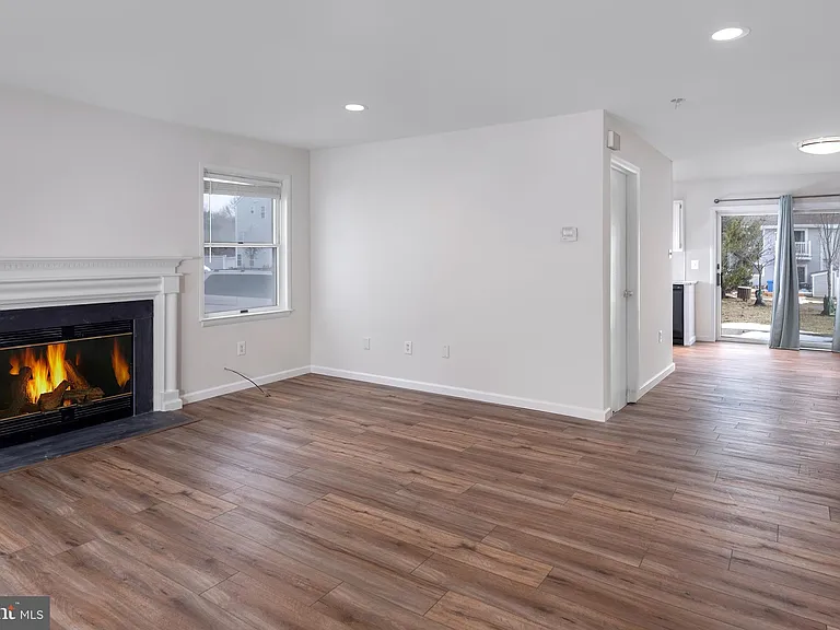 191 Jonathan Dayton Ct — Photo 5