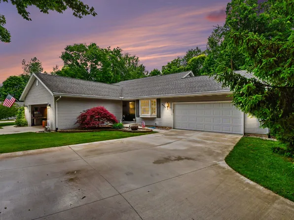6920 Beechwood Dr, Saranac, MI 48881
