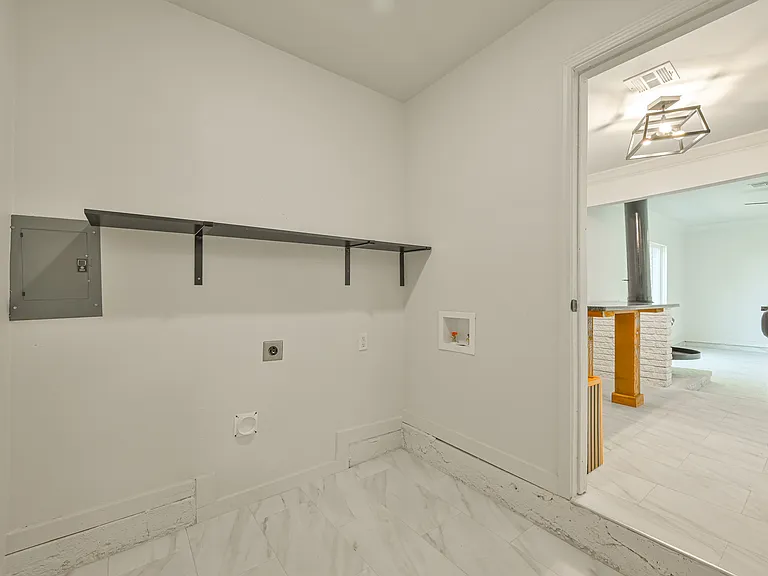 2525 SE 47th St — Photo 15