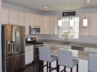 941 Chestnut Ct, Langhorne, PA 19047