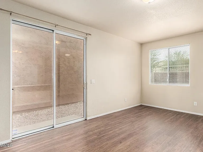 5125 S 15th Pl — Photo 5