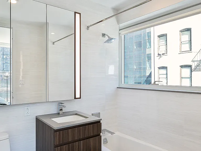 507 W 28th St #Penthouse 13 — Photo 6