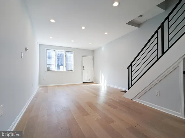 1815 S Watts St, Philadelphia, PA 19148