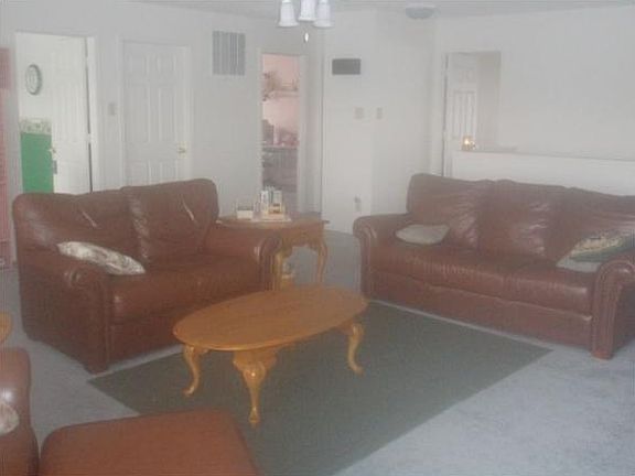 5th image of 1396 N Clove Dr