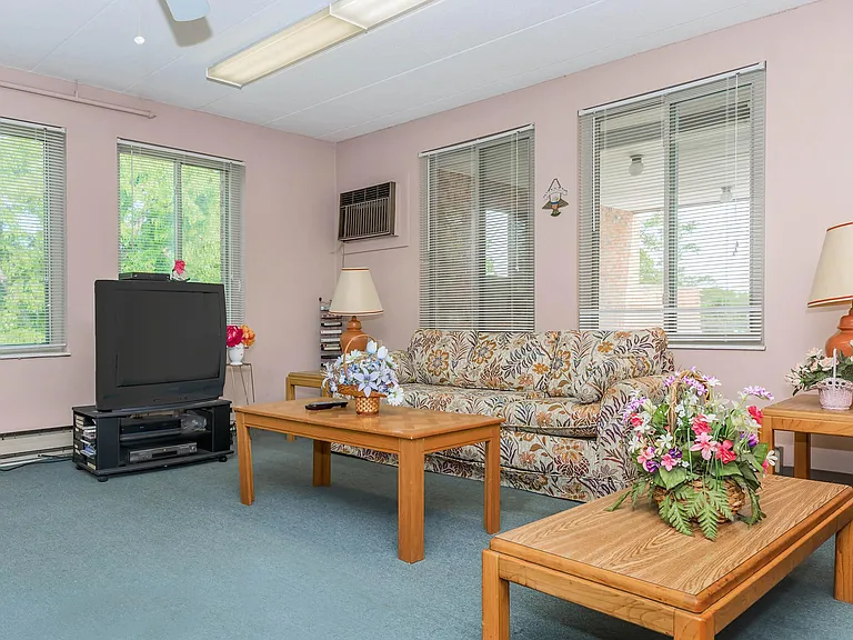 Ridgewood Senior Apartments — Photo 4