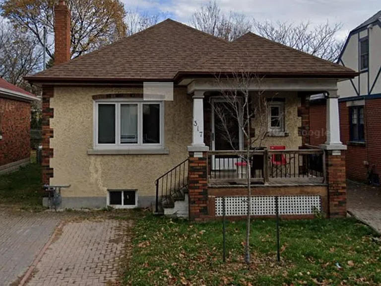 317 Victoria St — Photo 1