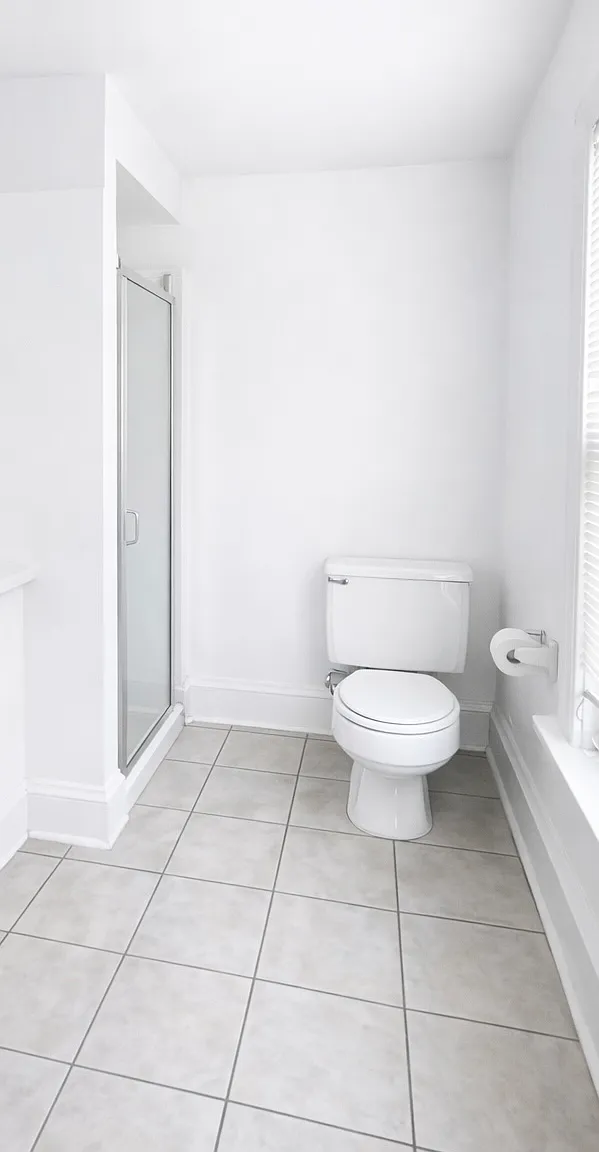 6 bed, $3,100 — Photo 1
