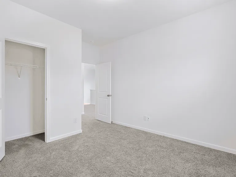 350 Canonbury Dr — Photo 5
