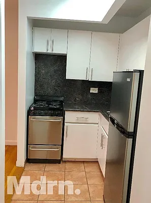 Rented by Mdrn Residential | media 7