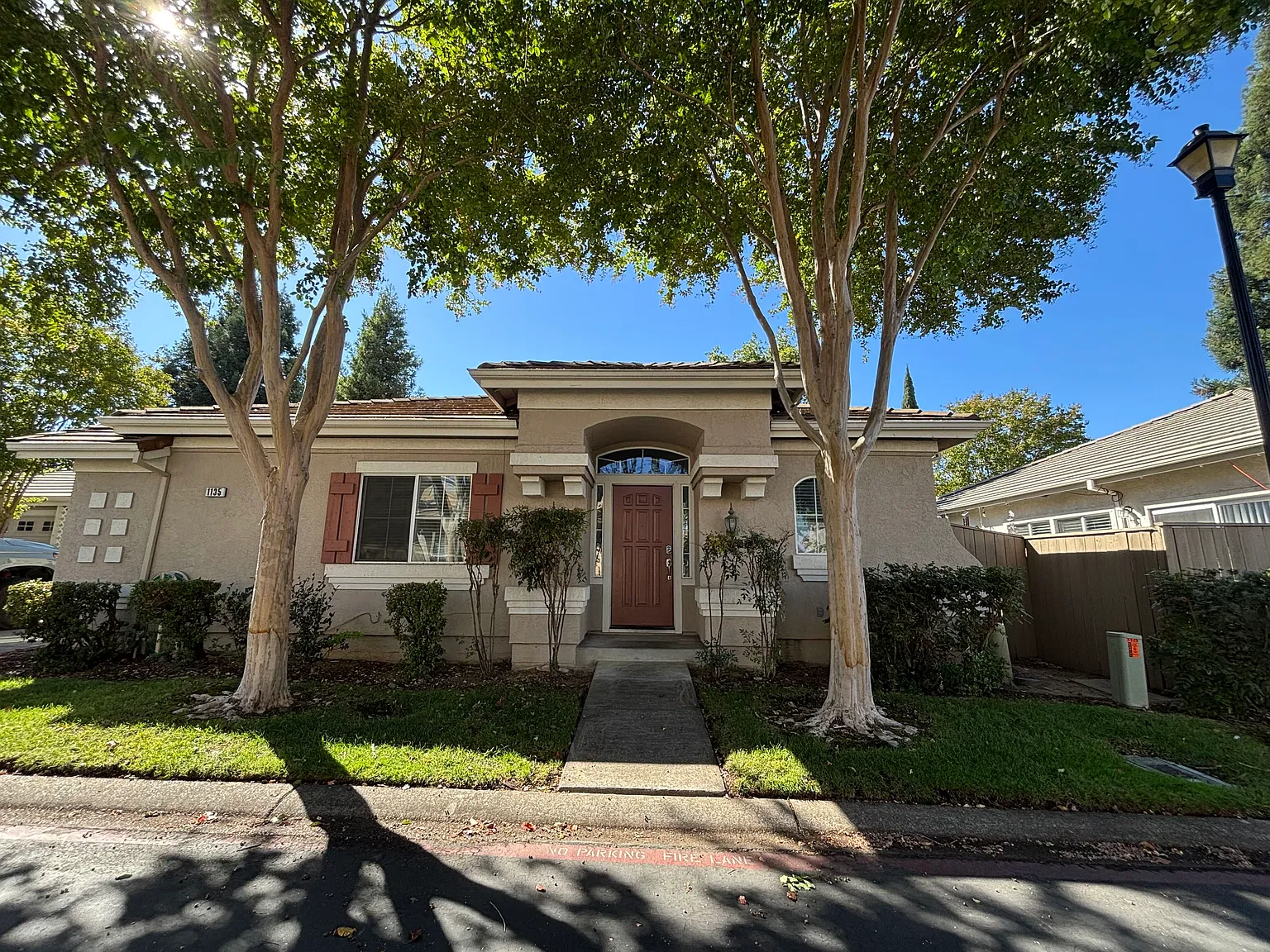 3 bed, 1150 sqft, $2,950 — Photo 2