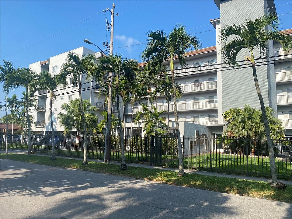 1st image of 900 SW 84th Ave APT 415D