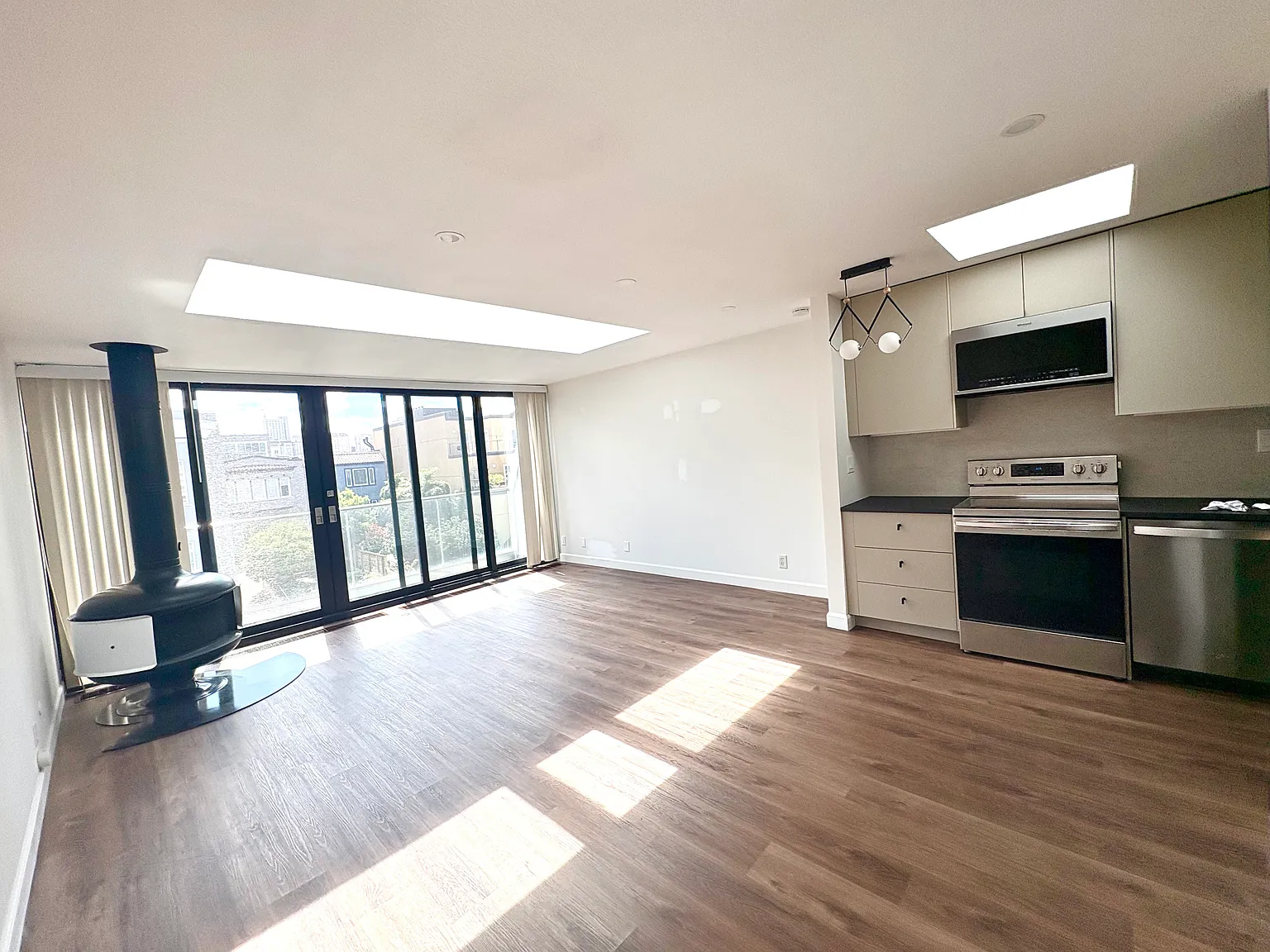 1 bed, 700 sqft, $5,500 — Photo 2