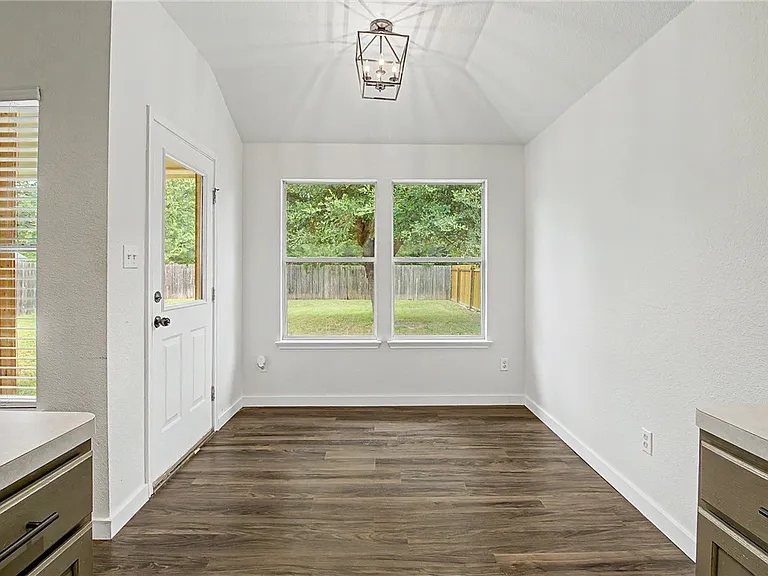 15303 Faircrest Ct — Photo 7