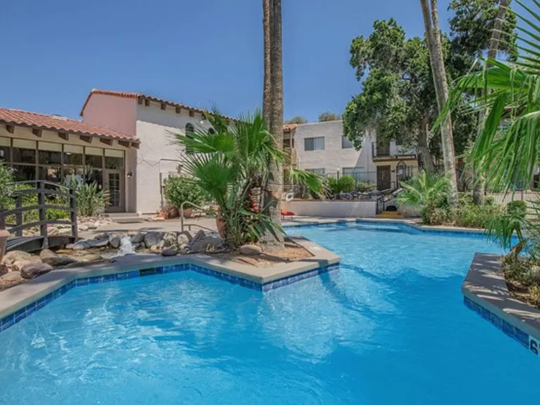 Casas Adobes Apartments — Photo 74