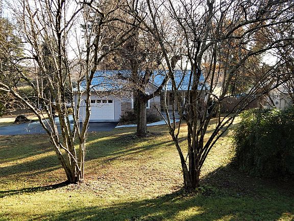 4th image of 841 Collinwood Hwy