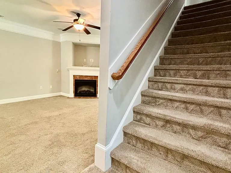 431 Georgetown Cir — Photo 16