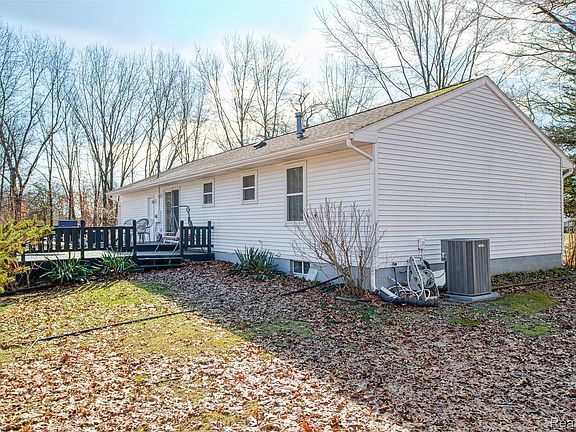 3rd image of 19876 Doyle Rd