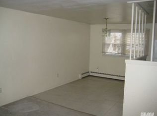 332 Litchfield Ave, Elmont, NY 11003