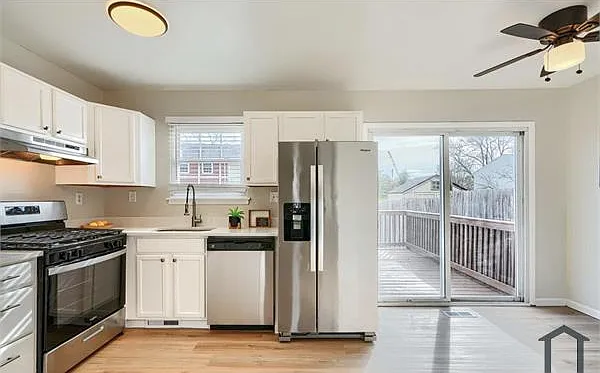 8 King Richard Ct #8 — Photo 4