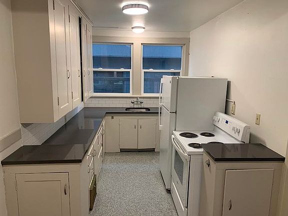 4th image of 1936 NW Raleigh St #4