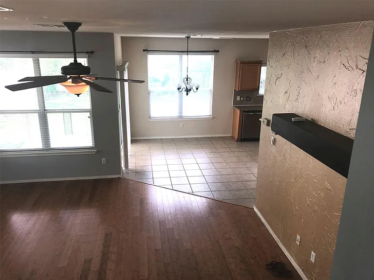 11321 Fletcher Hall Ln — Photo 5