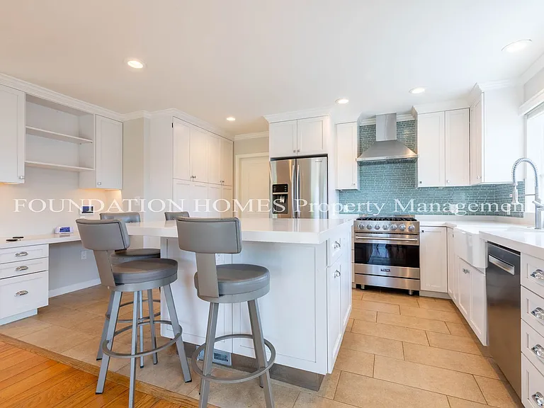 40 Cushing Ave — Photo 6
