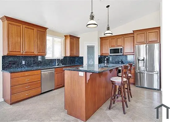 4 bed, 2344 sqft, $3,500 — Photo 4