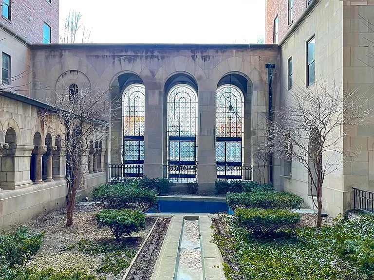 Cloisters — Photo 12