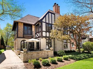 2631 E Beverly Rd, Milwaukee, WI 53211