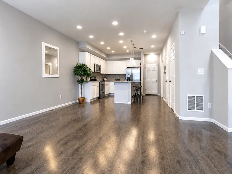 16210 E Warner Pl — Photo 3