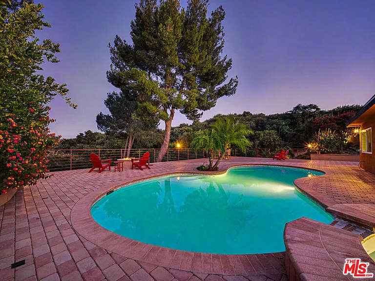 3106 Voltaire Dr — Photo 3