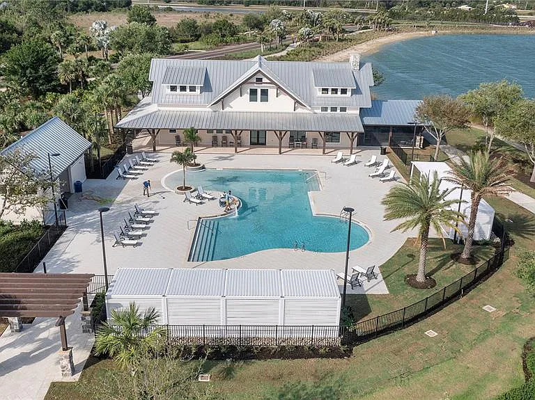 17639 Wild Iris Ln — Photo 36