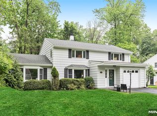 960 Andover Ter, Ridgewood, NJ 07450