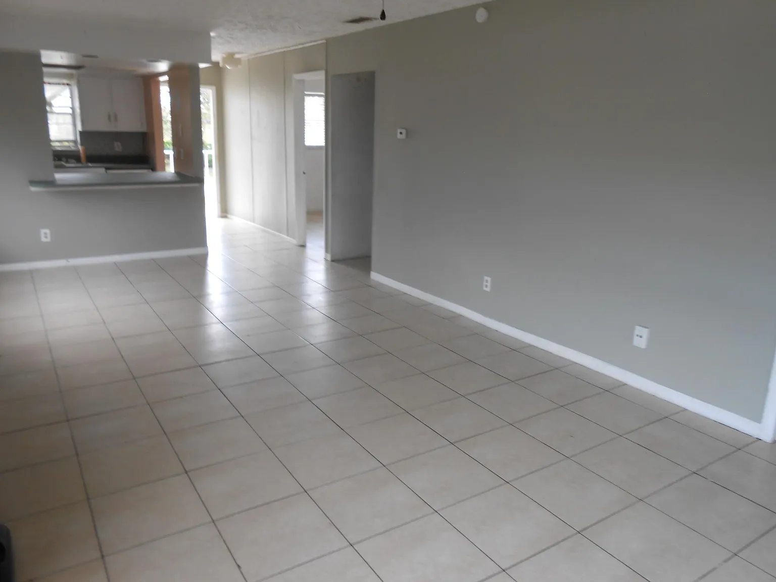 2 bed, 1000 sqft, $1,800 — Photo 3