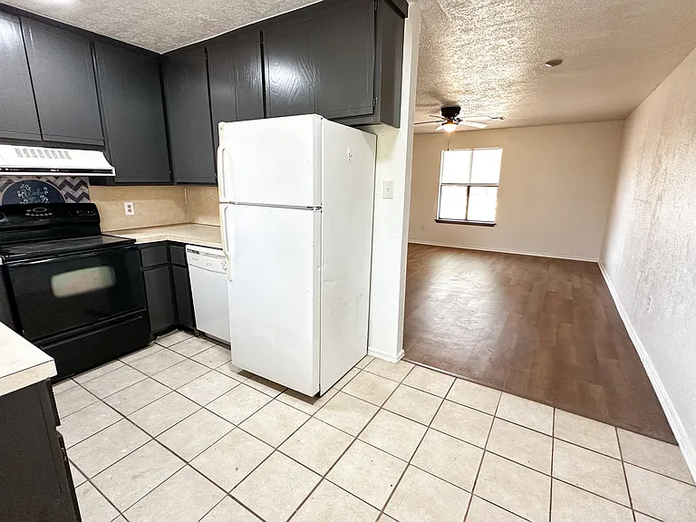 1616 SW B Ave #C — Photo 7