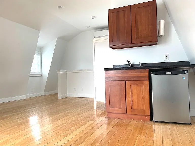 6 Webster St #G — Photo 4
