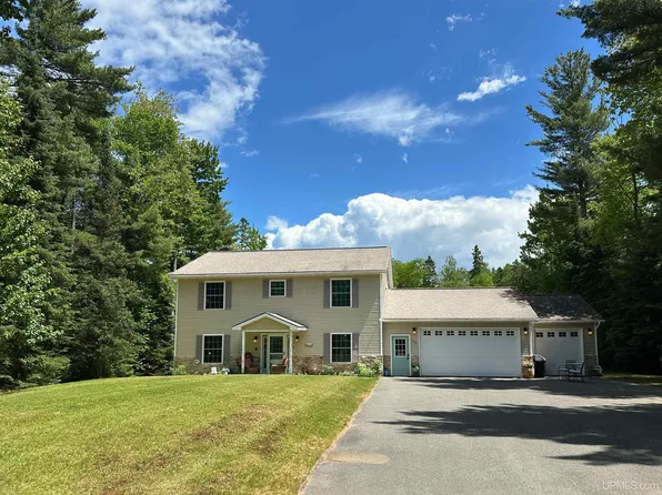 117 Autumn Trl, Marquette, MI 49855