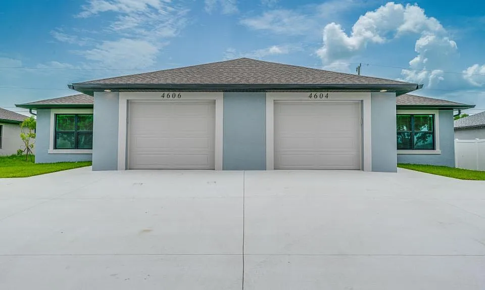 4606 SW 8th Ct