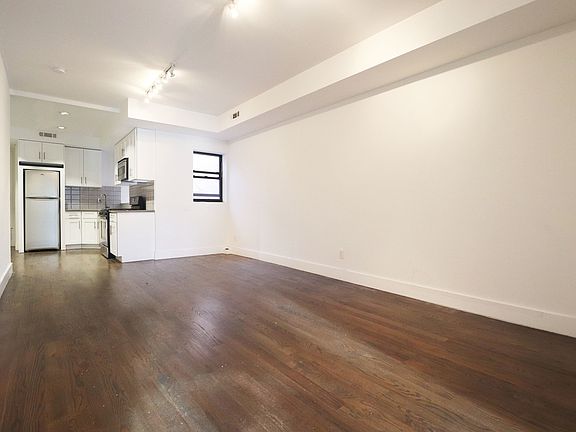 2nd image of 29 Brooklyn Ave #A5