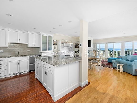 5th image of 1 Belmont Rd #541