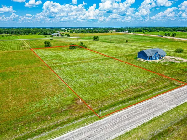 302 Cowboy Dr, Corsicana, TX 75109